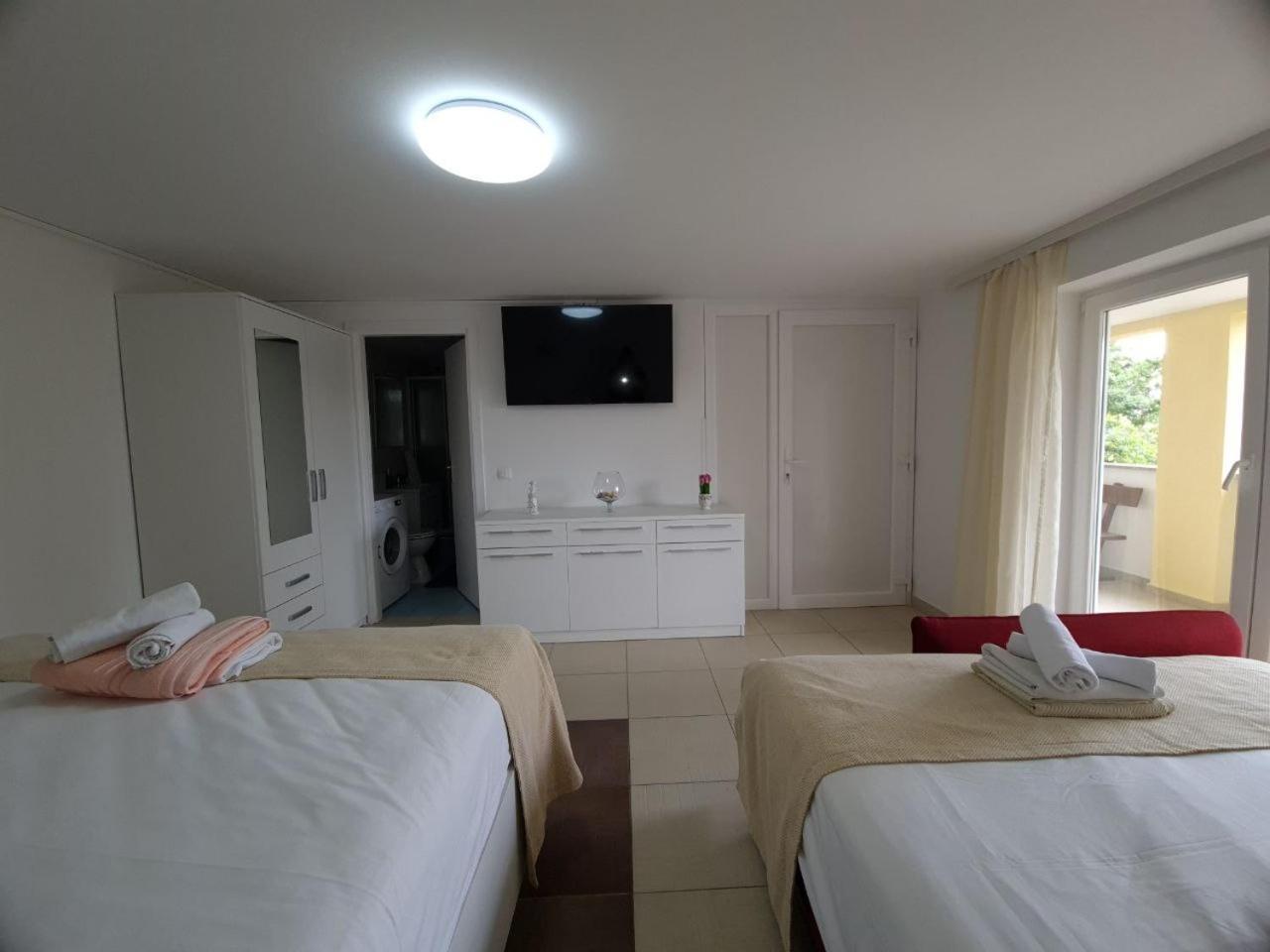 Eden Apartment Kornić Εξωτερικό φωτογραφία