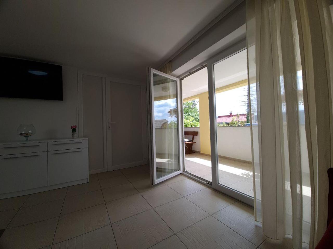 Eden Apartment Kornić Εξωτερικό φωτογραφία