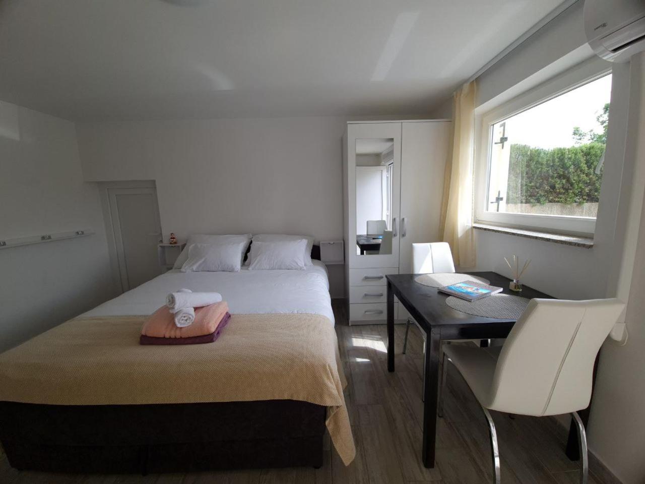 Eden Apartment Kornić Εξωτερικό φωτογραφία