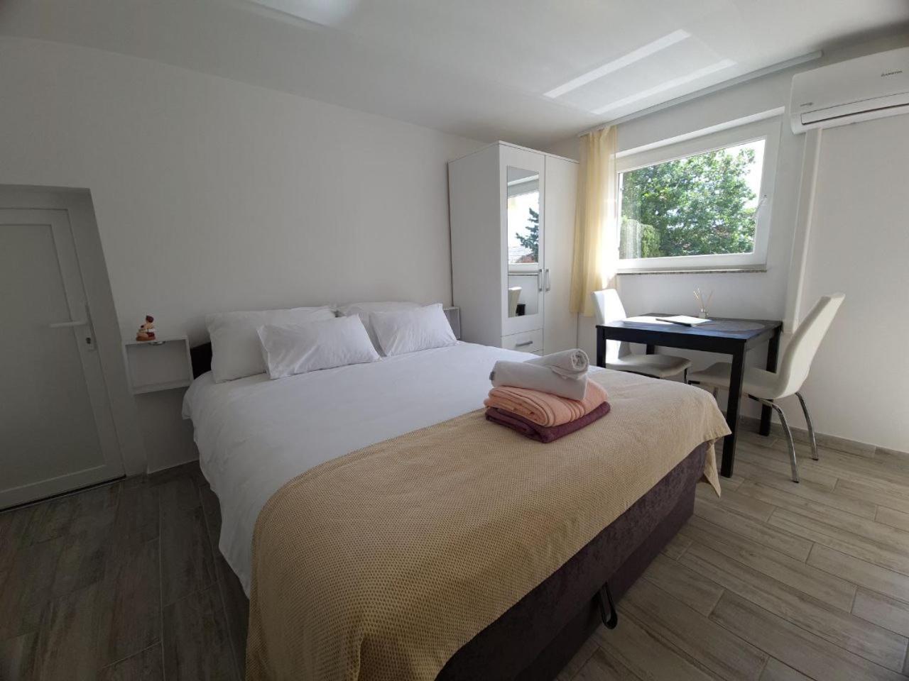 Eden Apartment Kornić Εξωτερικό φωτογραφία